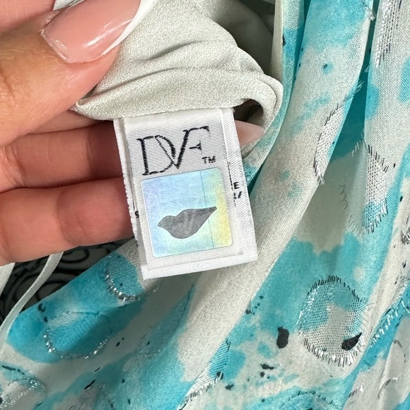 NWT Diane Von Furstenberg Autumn Silver Met Dot wrap mini dress size 8 - Picture 12 of 14